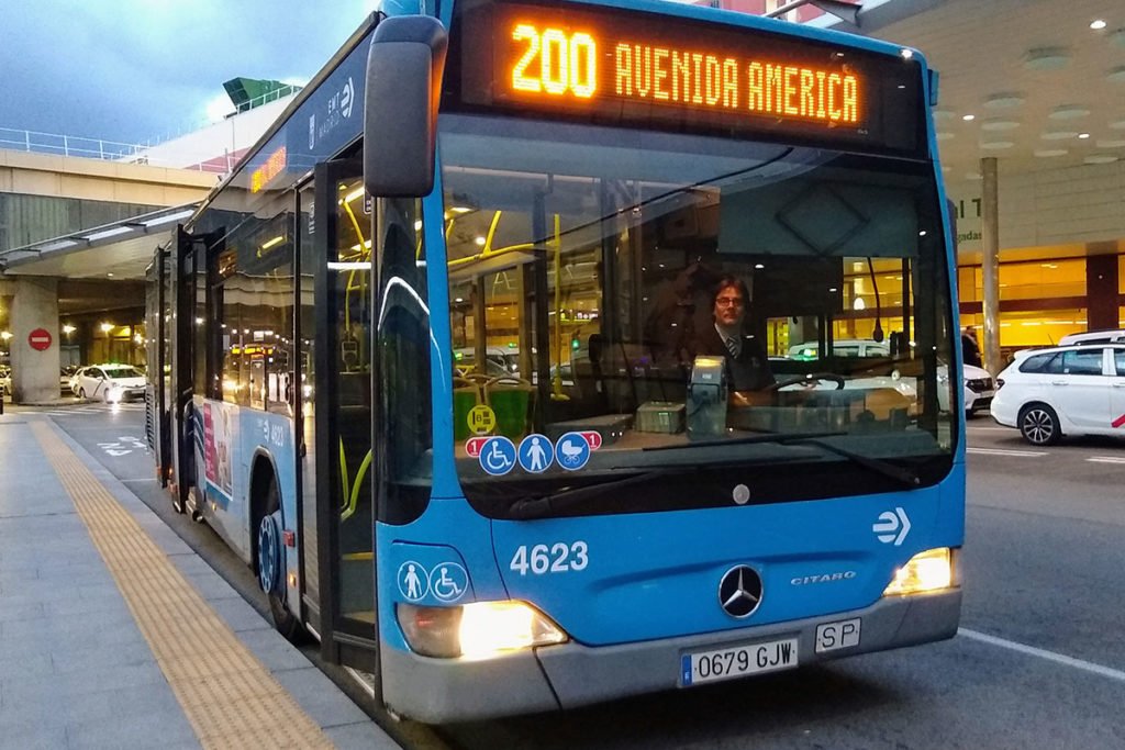 BUS 200 DE BARAJAS A MADRID CENTRO