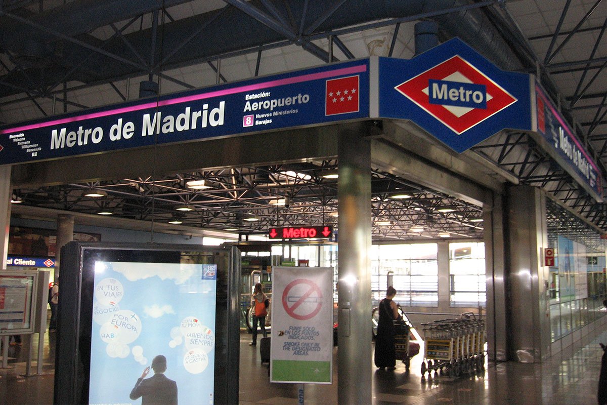 CÓMO IR DEL AEROPUERTO DE MADRID AL CENTRO Chau Chau CÓMO IR DEL AEROPUERTO DE MADRID AL CENTRO Chau Chau